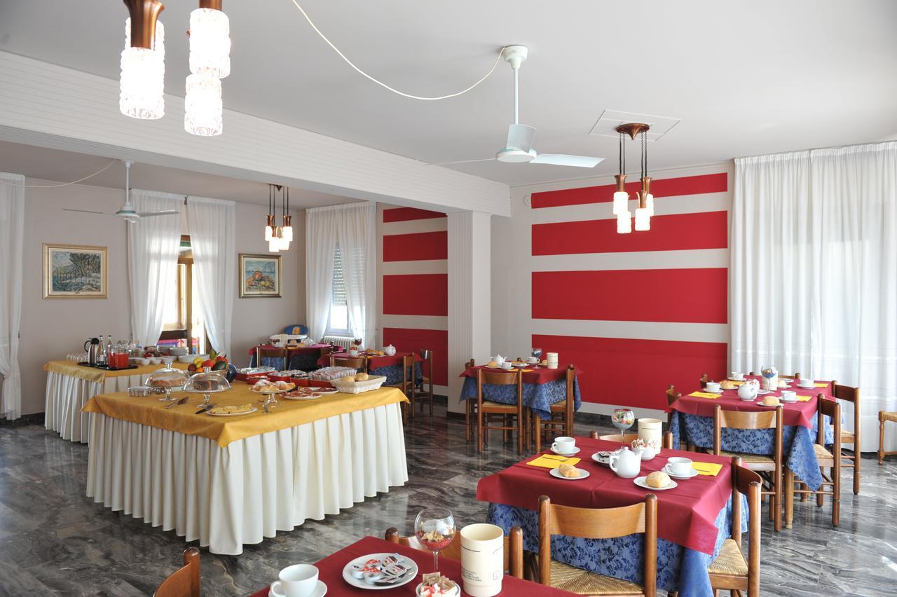 Hotel Bellavista Meuble 몬테 이솔라 외부 사진